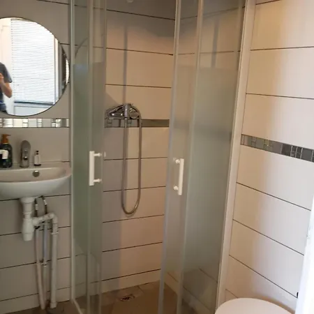 Independant شقة *