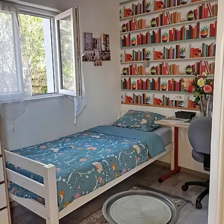 Independant شقة *